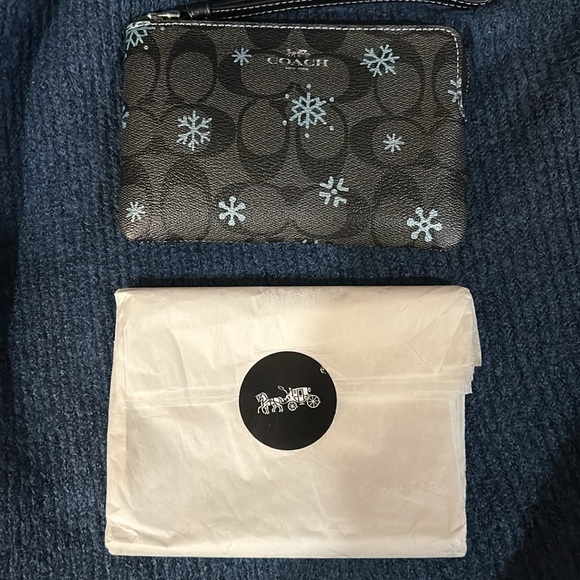 Coach Wristlet New With Tags - Picture 4 of 5
